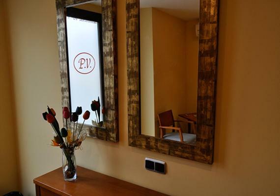 Hostal Puerta Del Valle La Cistérniga Buitenkant foto